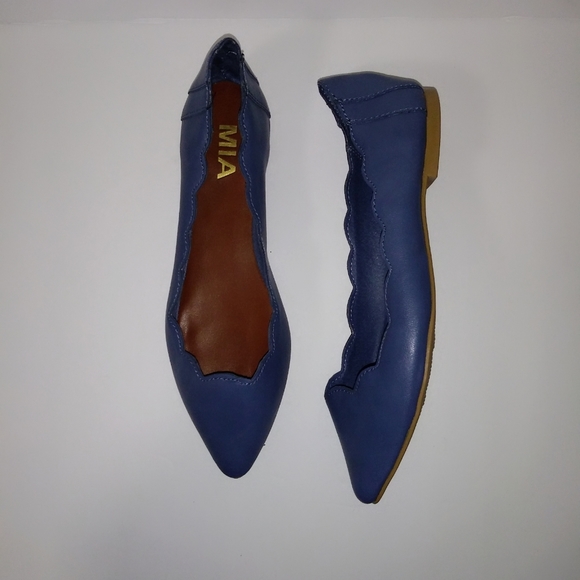 MIA- Amari Scallop Trim Flats - Picture 4 of 6